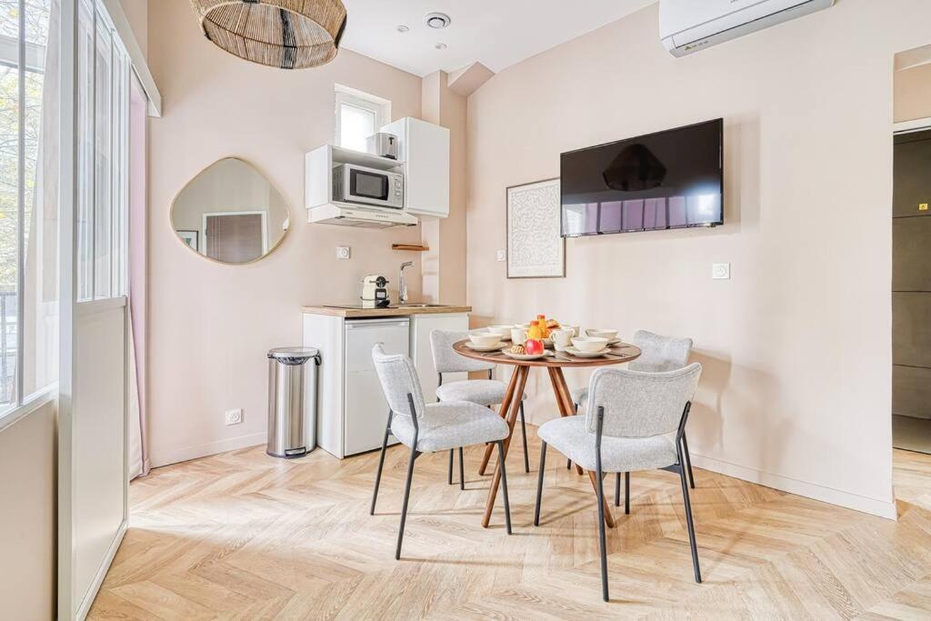 Apartment Proche Parc Monceau Paris