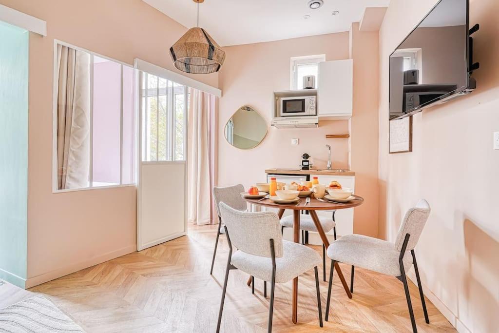 Proche Parc Monceau Apartment