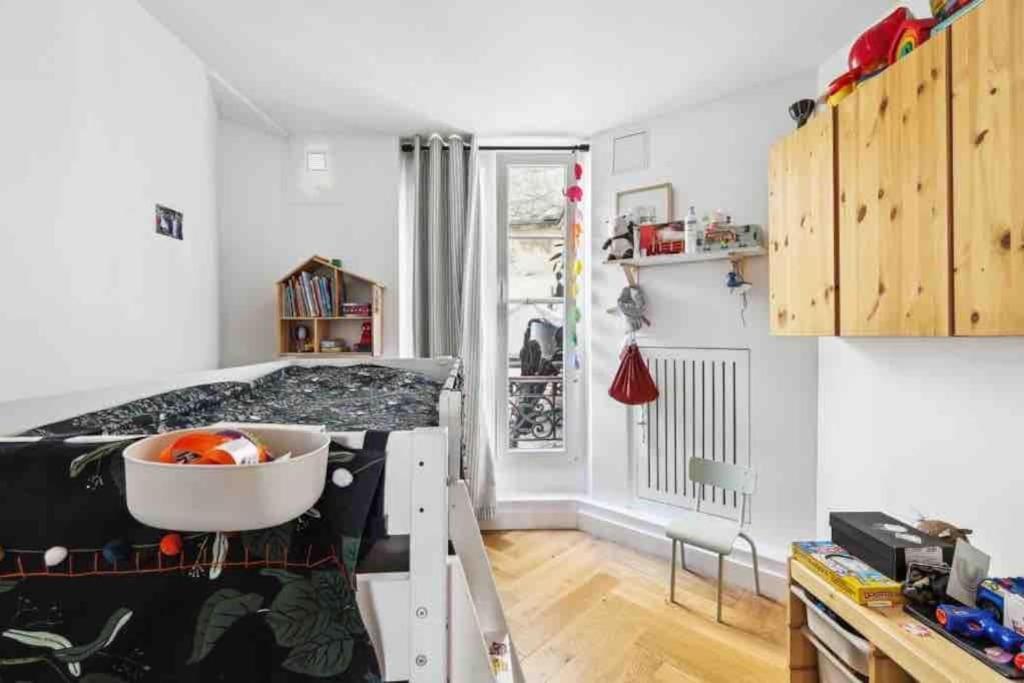 Design In Le Marais Apartment