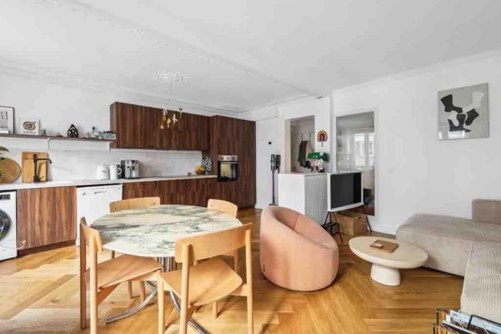 Apartment Design In Le Marais Paris