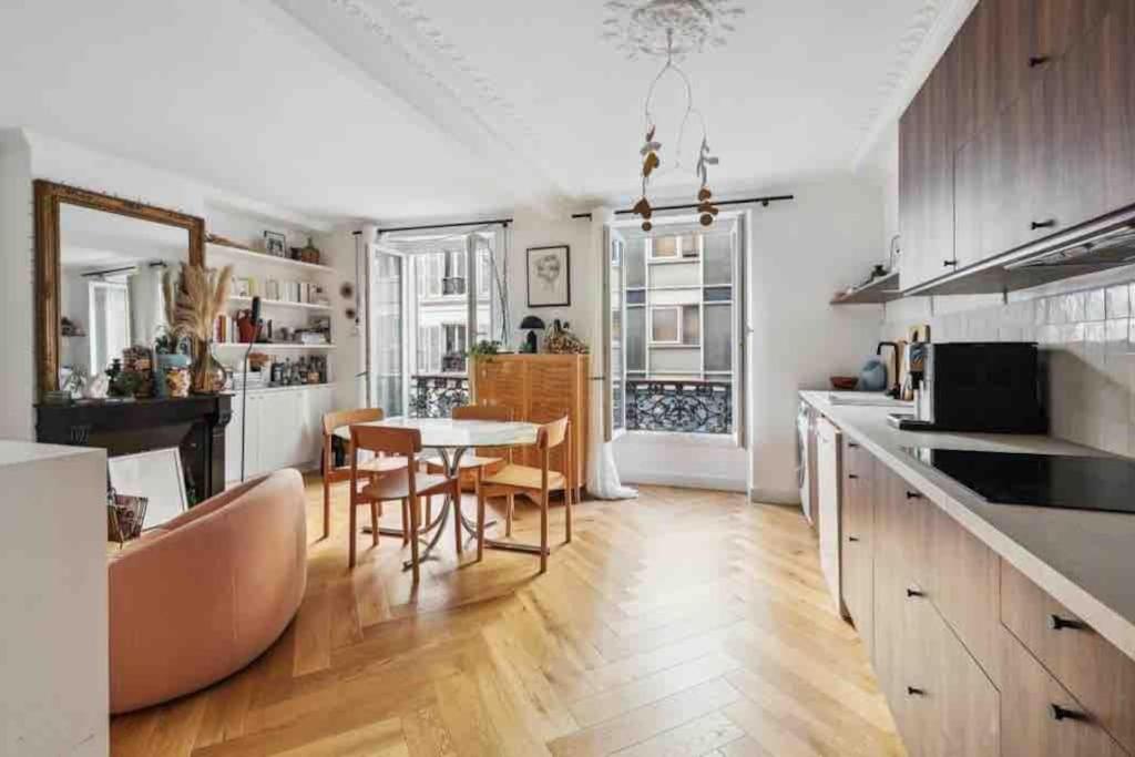 Design In Le Marais Apartment Paris