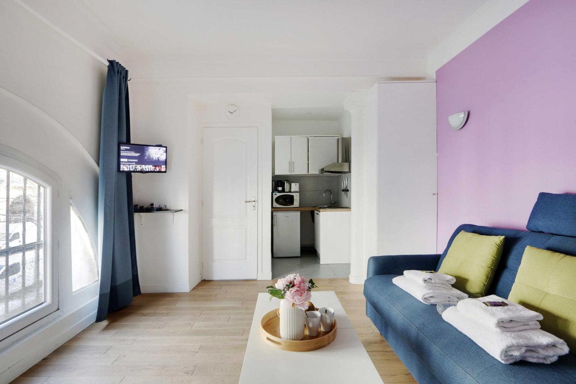 Atypical Bright - 2p - Gare Du Nord Apartment *