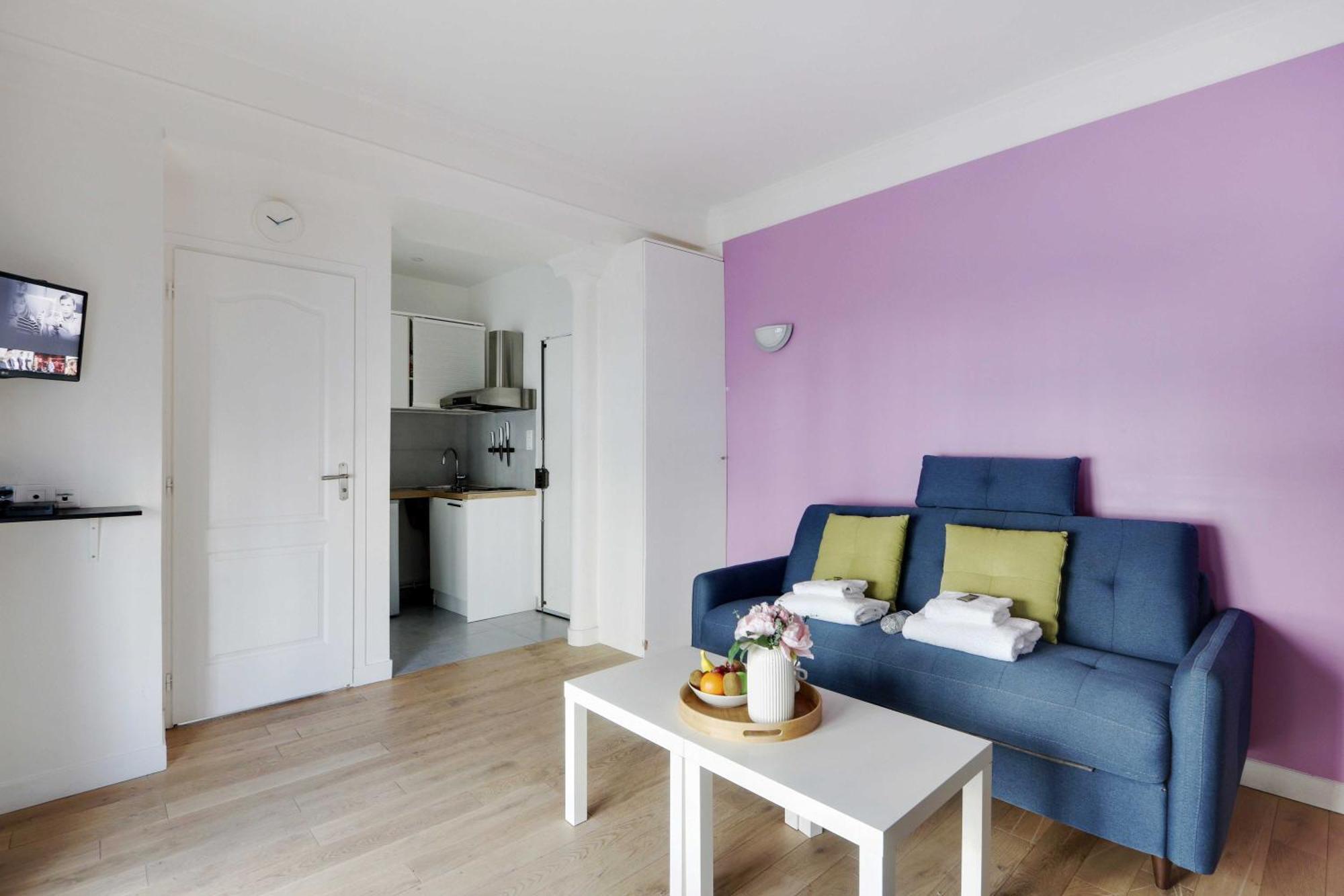 Atypical Bright - 2p - Gare Du Nord Apartment