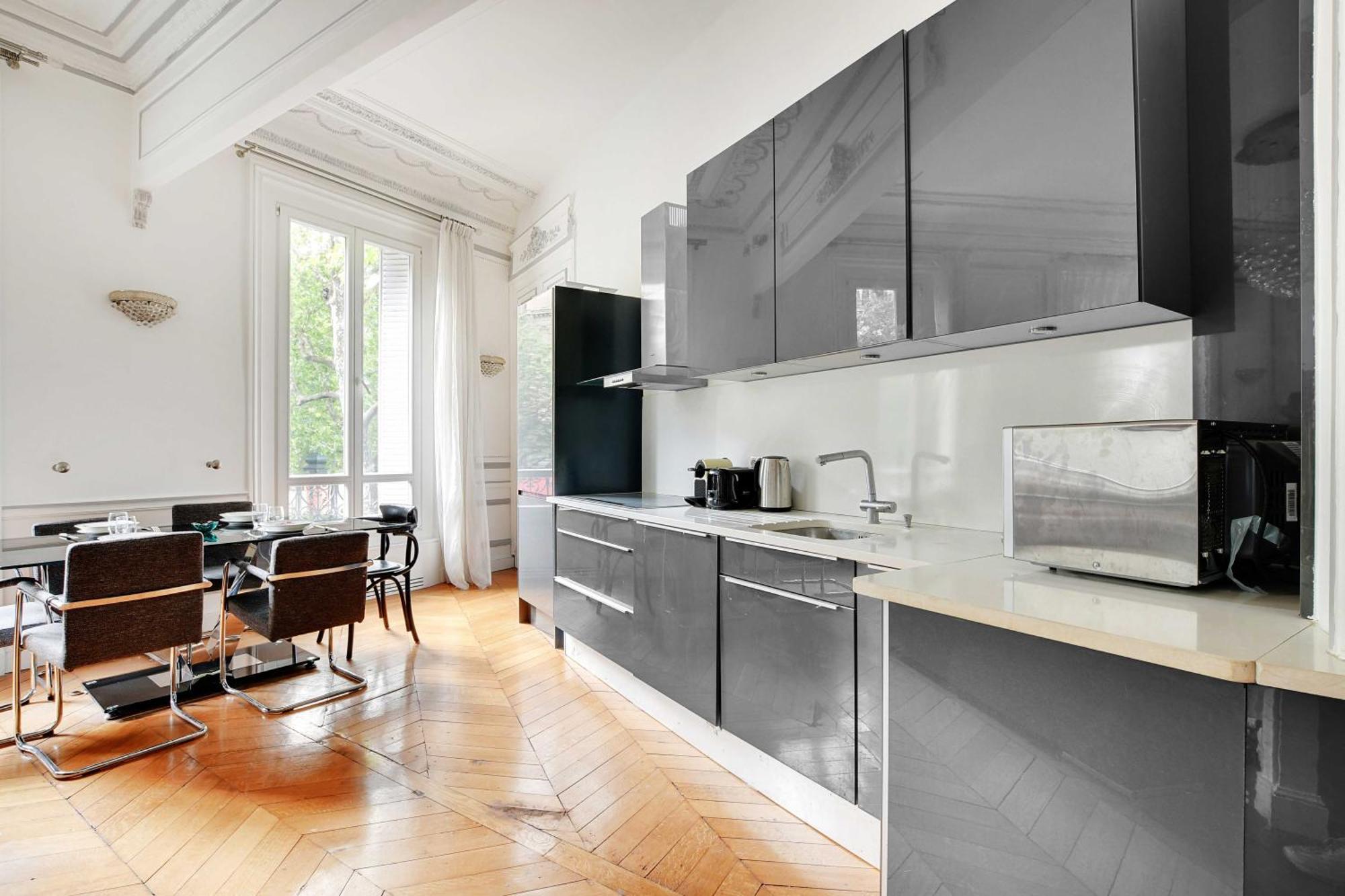 Magnificent Appt - 2bd-4p - Georges V - Champs-elysees Apartment