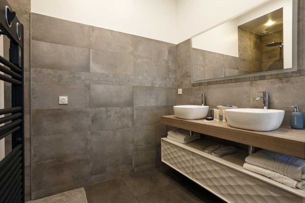 Renovated Spacious Parisian Near La Madeleine * Paris