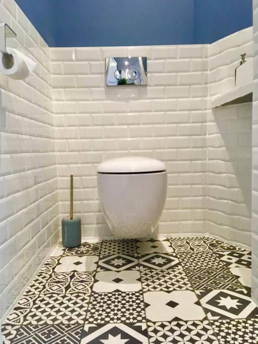 Renovated Spacious Parisian Near La Madeleine Apartment *