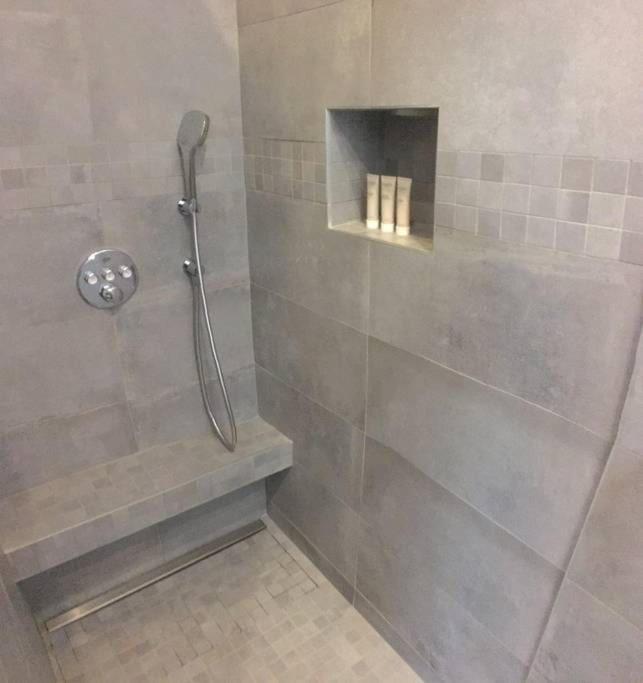 Renovated Spacious Parisian Near La Madeleine *