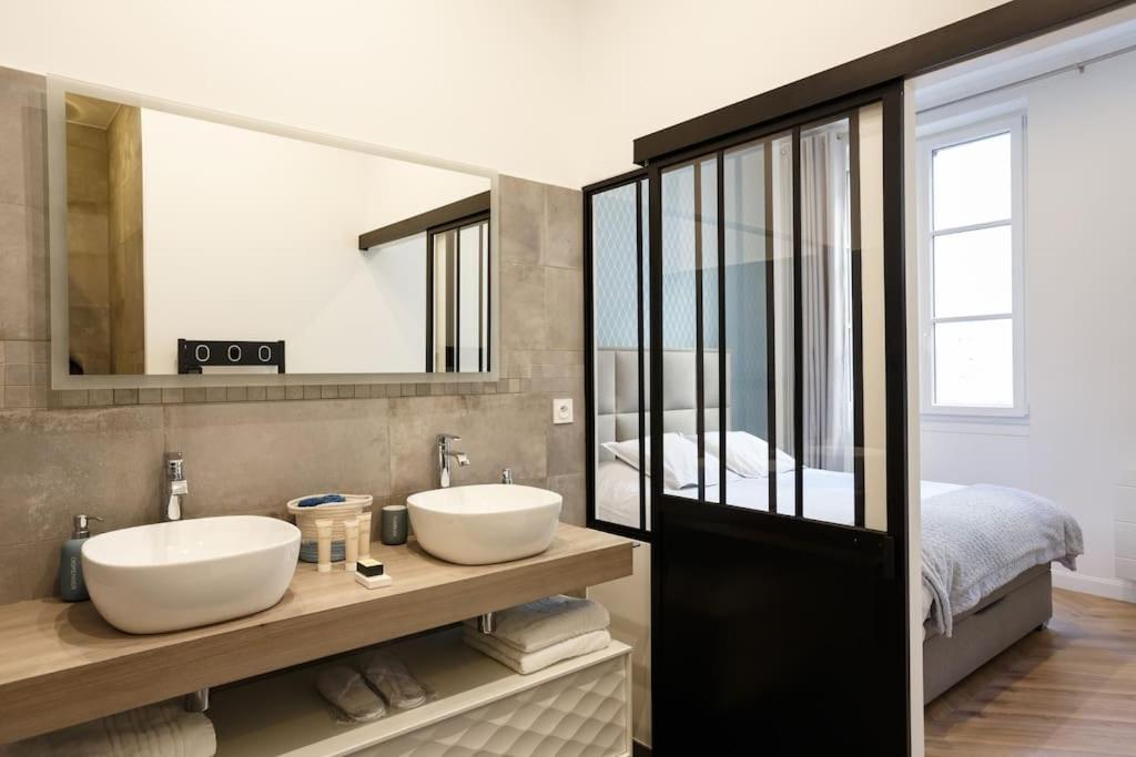 Renovated Spacious Parisian Near La Madeleine