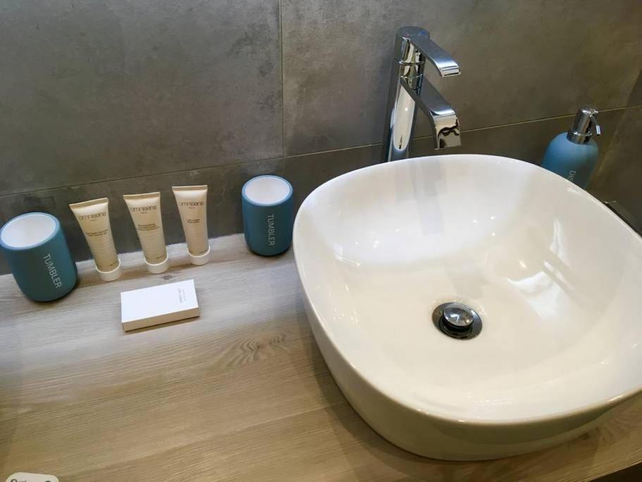 Renovated Spacious Parisian Near La Madeleine Apartment *
