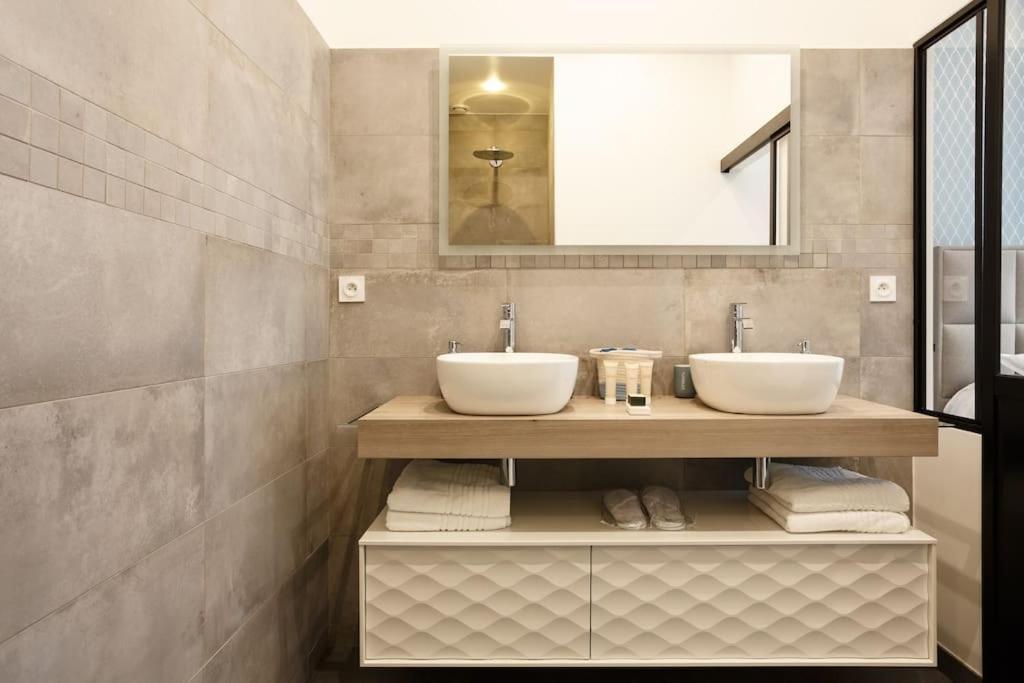 Renovated Spacious Parisian Near La Madeleine * Paris