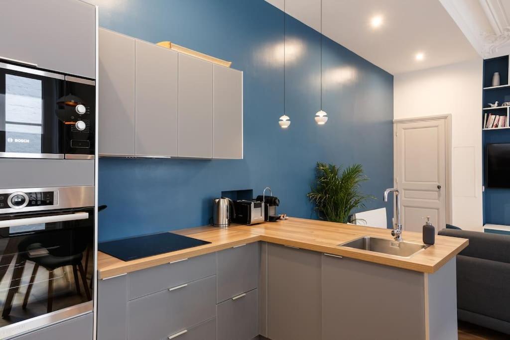Renovated Spacious Parisian Near La Madeleine Apartment