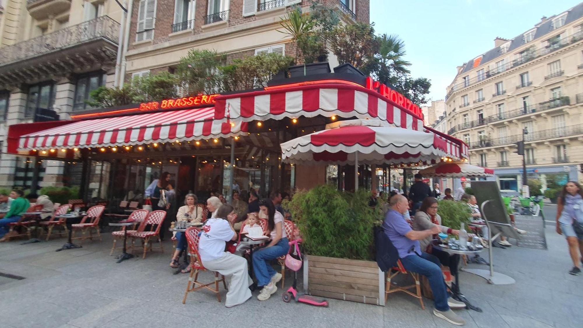 1 Minute Gare Montparnasse , Center , Front Metro,close To Eiffel Tour And Louvre Meusm Paris