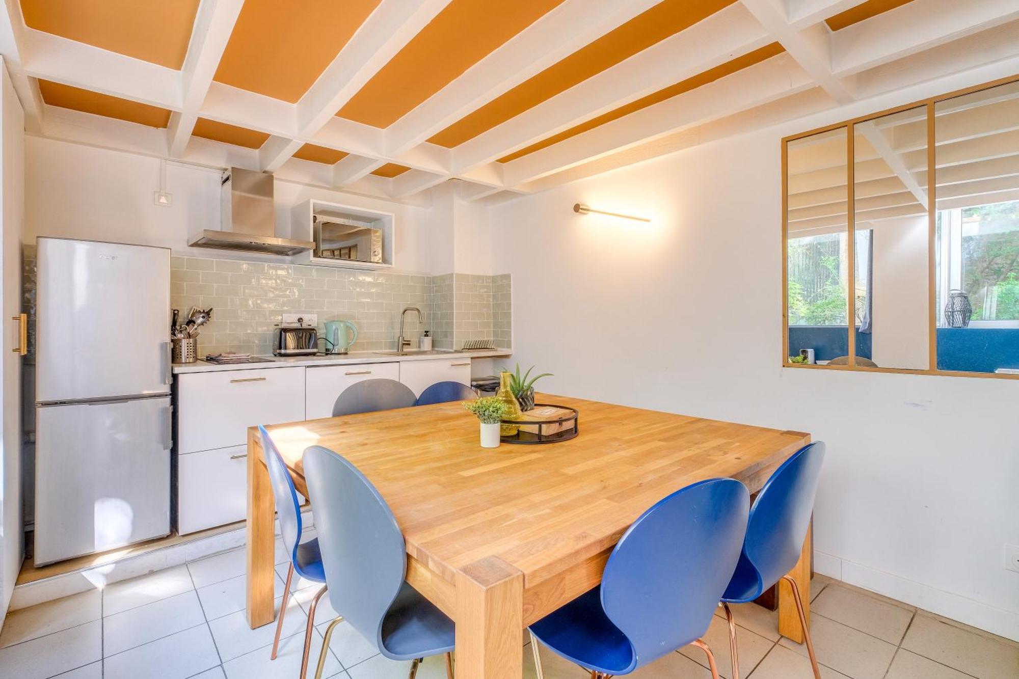 Montmartre Sacre-coeur, Jardin 6 A 8p Apartment Paris