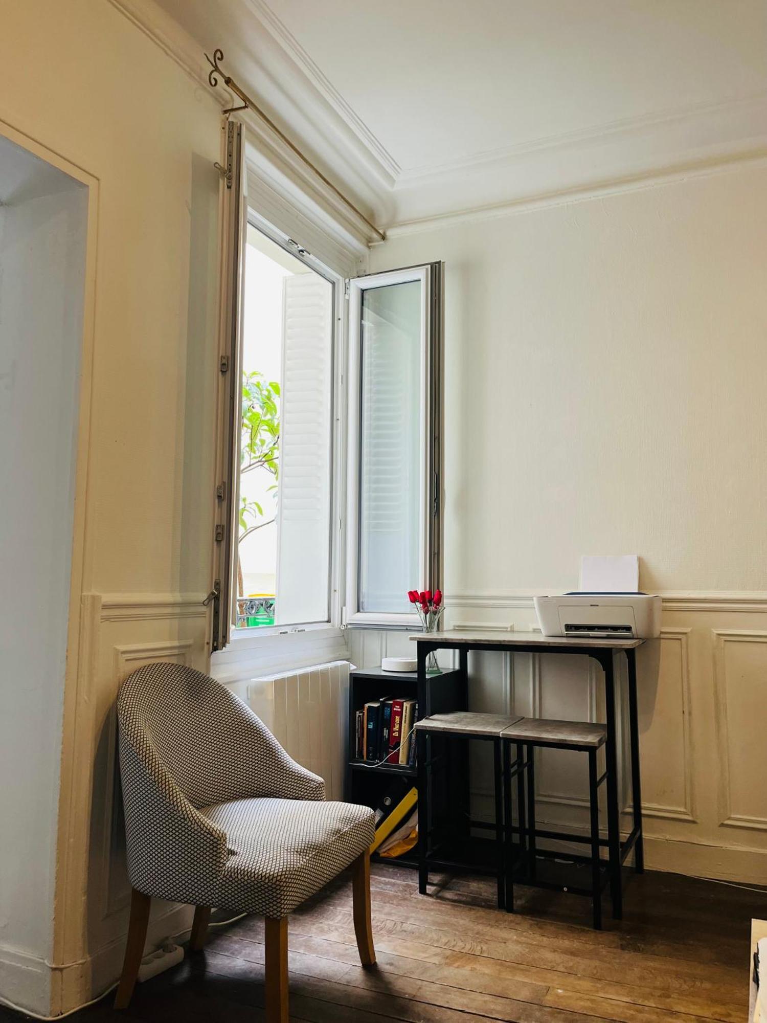 Homestay In Montmartre, Paris, Near Sacre-coeur Read Host Profile For Booking Paris