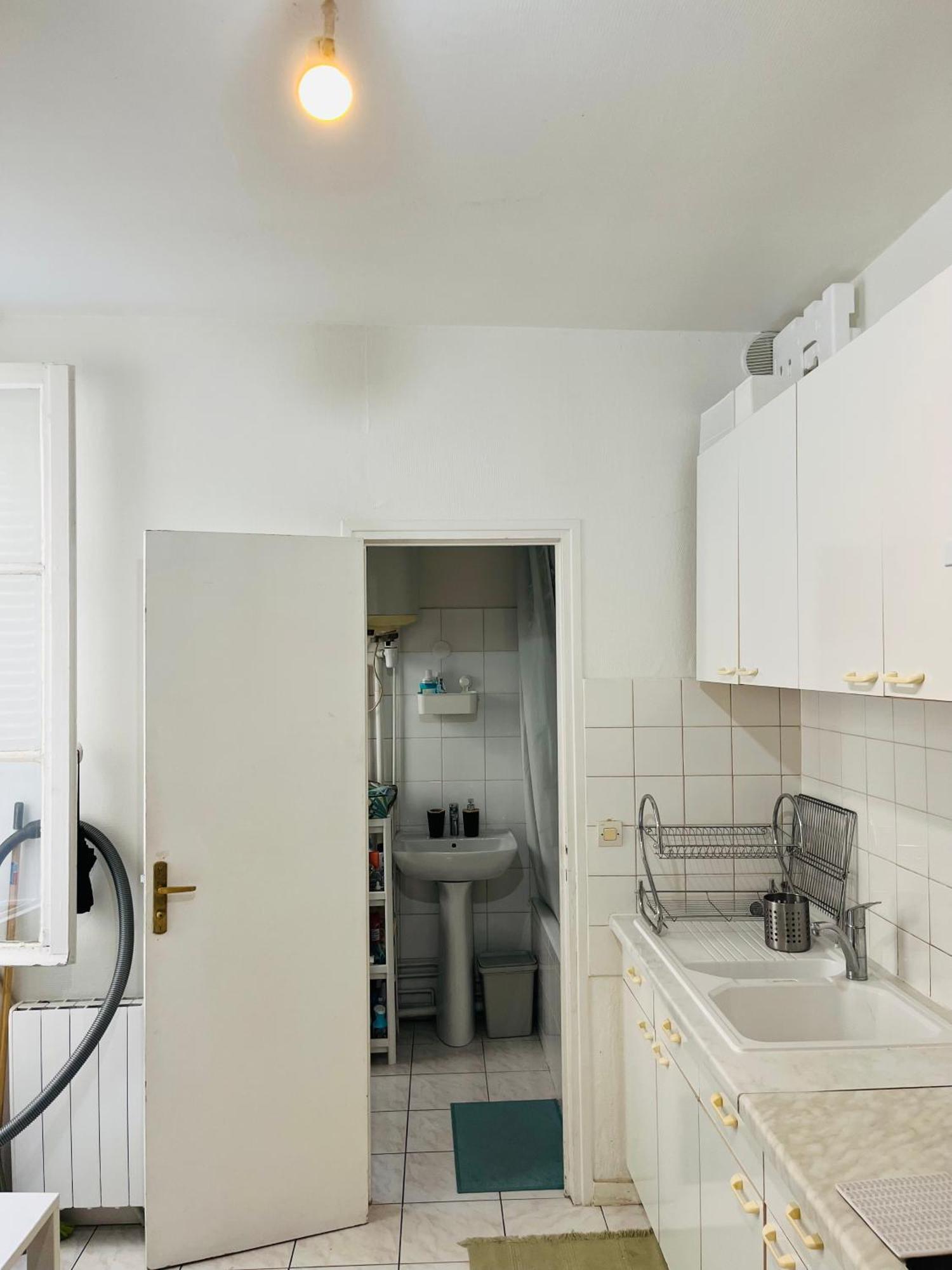 Homestay In Montmartre, Paris, Near Sacre-coeur Read Host Profile For Booking