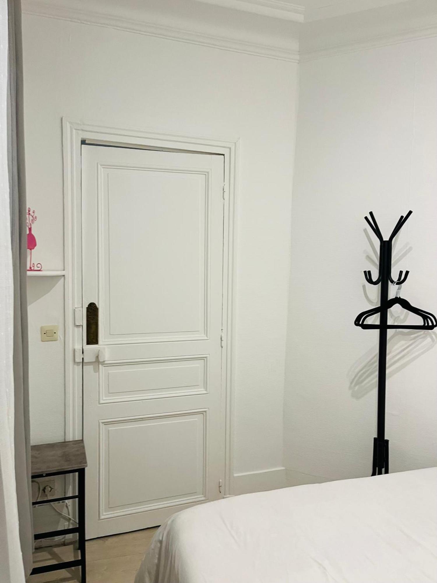 In Montmartre, Paris, Near Sacre-coeur Read Host Profile For Booking Homestay Paris