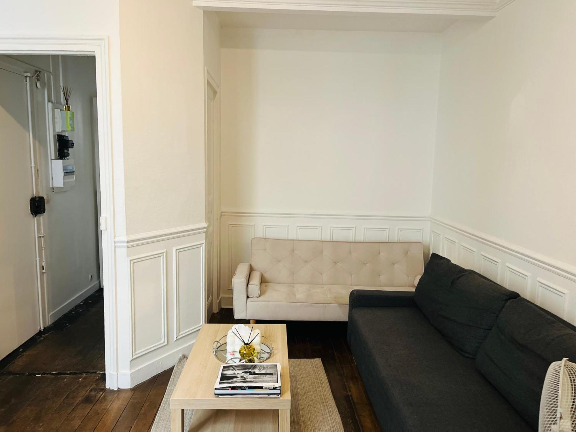 Homestay In Montmartre, Paris, Near Sacre-coeur Read Host Profile For Booking *