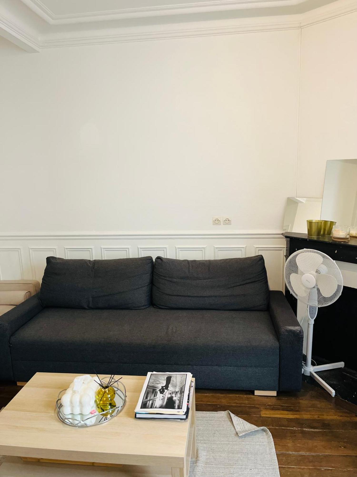 Homestay In Montmartre, Paris, Near Sacre-coeur Read Host Profile For Booking