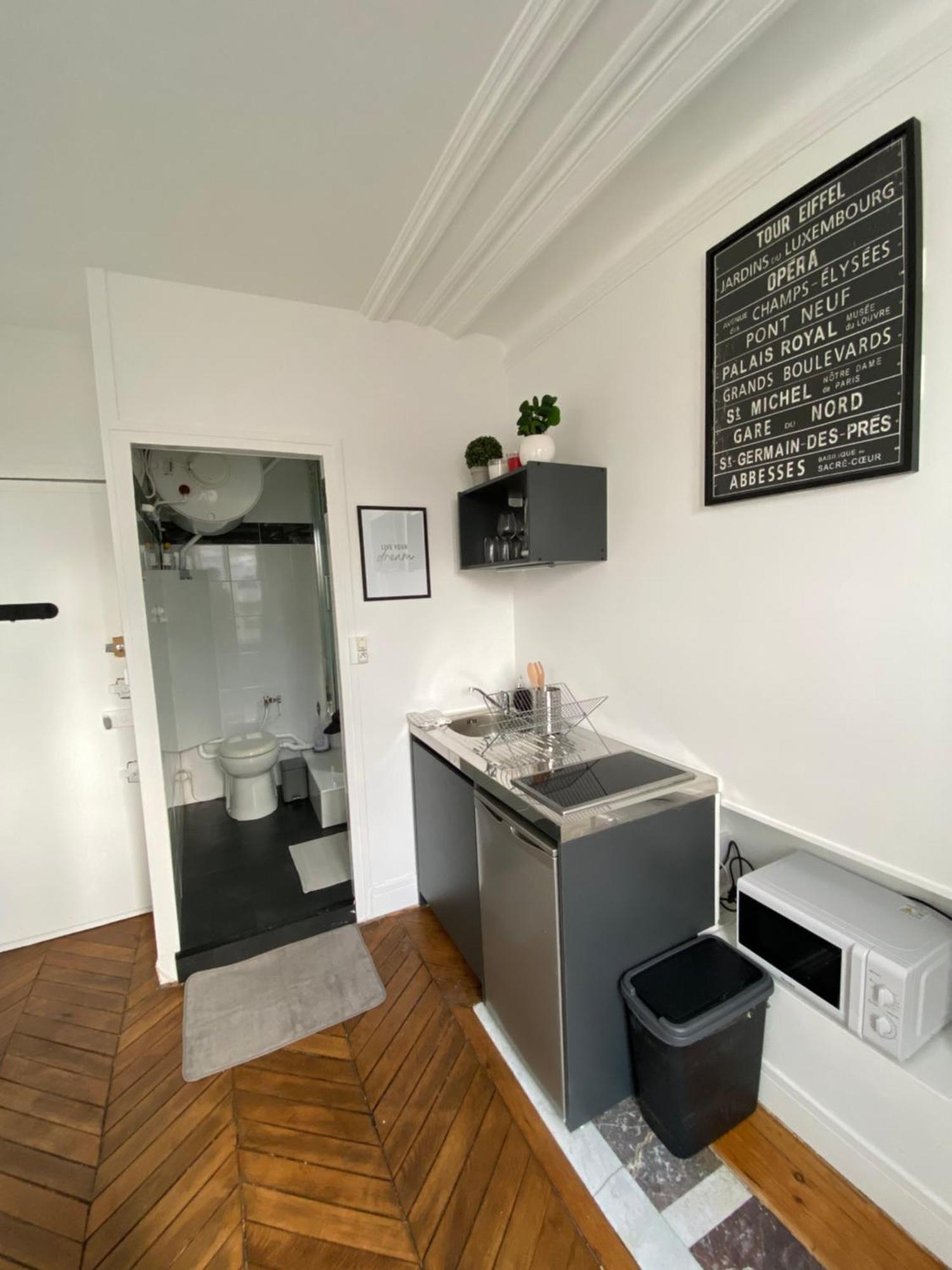 12m2 With View On Eiffel Tower Apartment