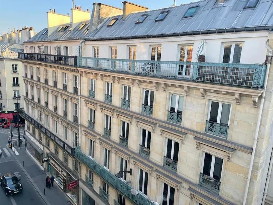 Joli Boheme Sous Les Toits De Paris