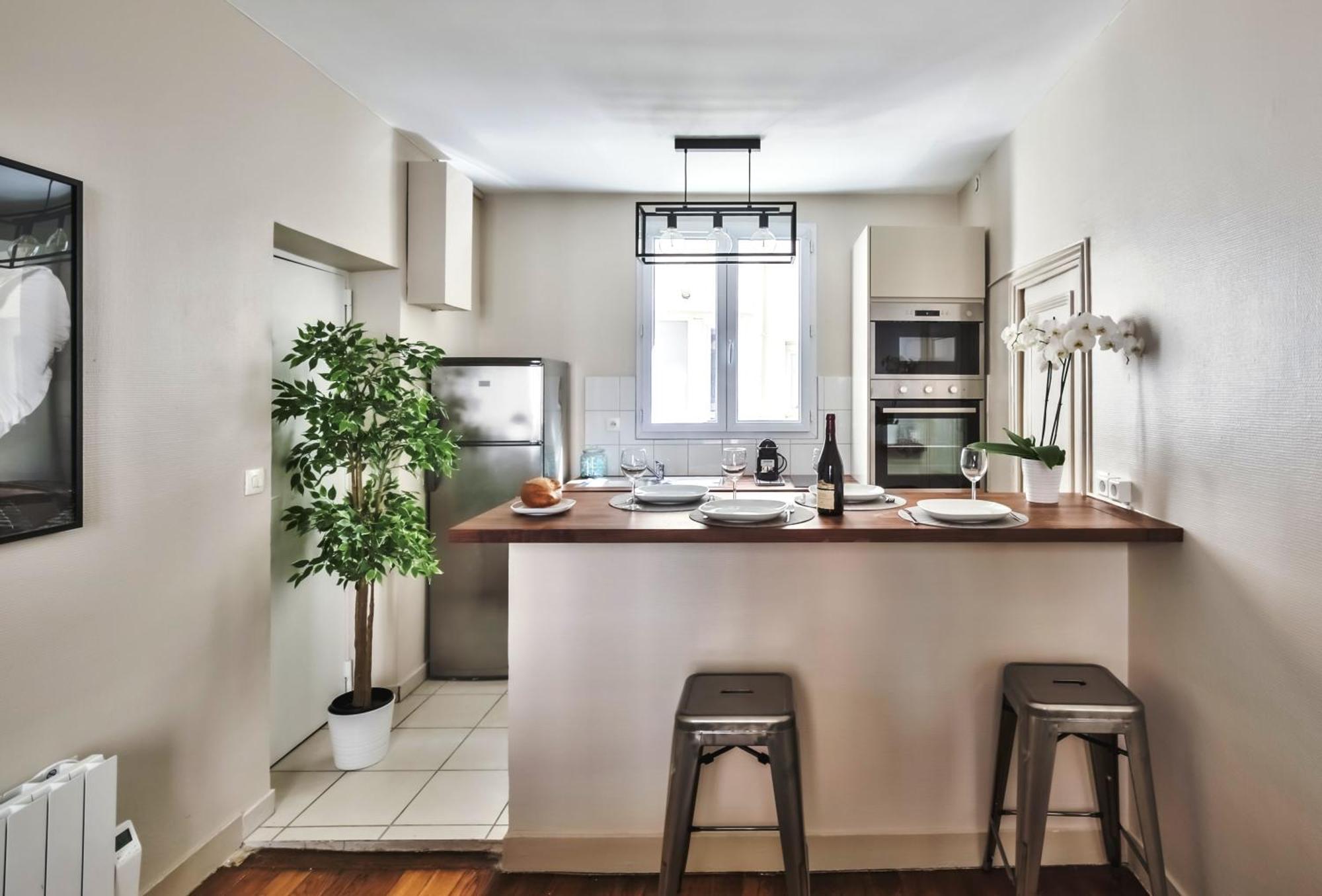 831c Friendly Property In Apartment Paris