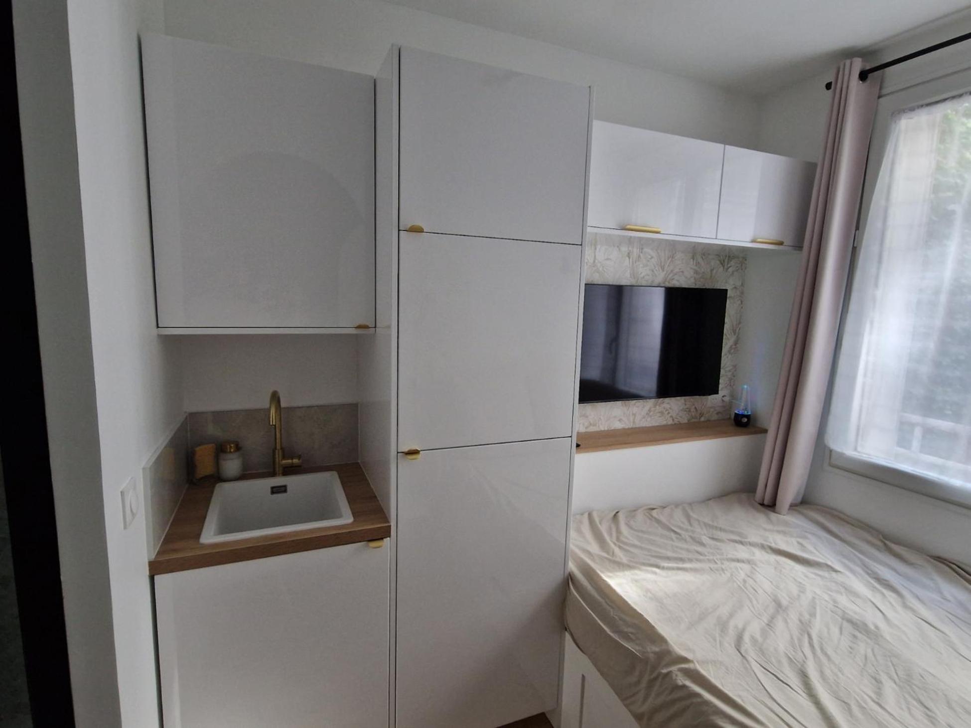 Tiny House In Apartment Paris