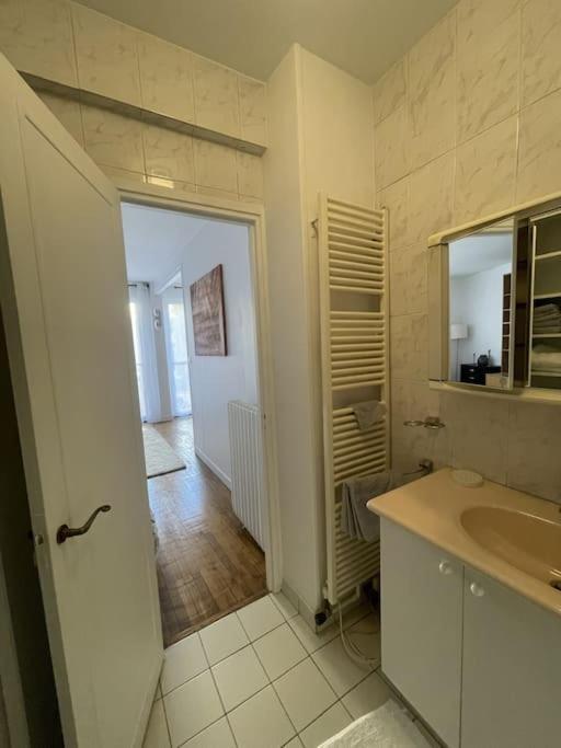 Apartment Charmant Xvie- Avec Balcon!