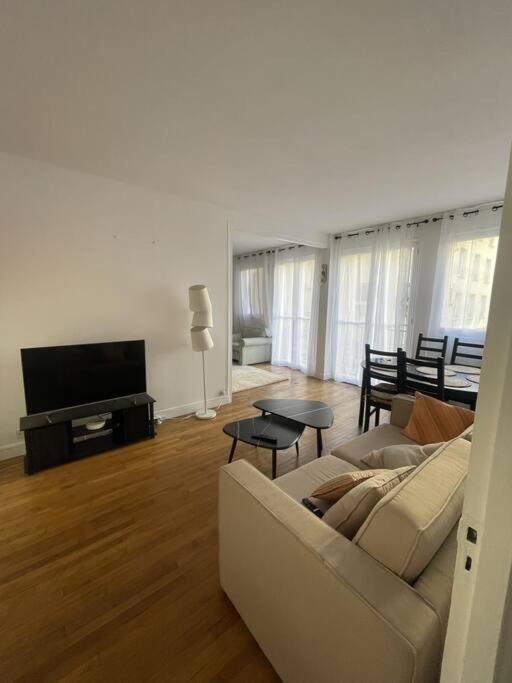 Charmant Xvie- Avec Balcon! * Paris