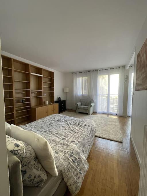 Charmant Xvie- Avec Balcon! *