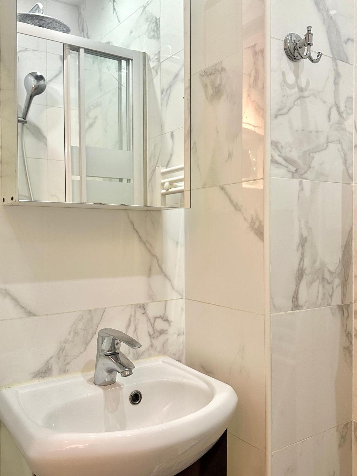 Chic & Modern In Centre Rambuteau