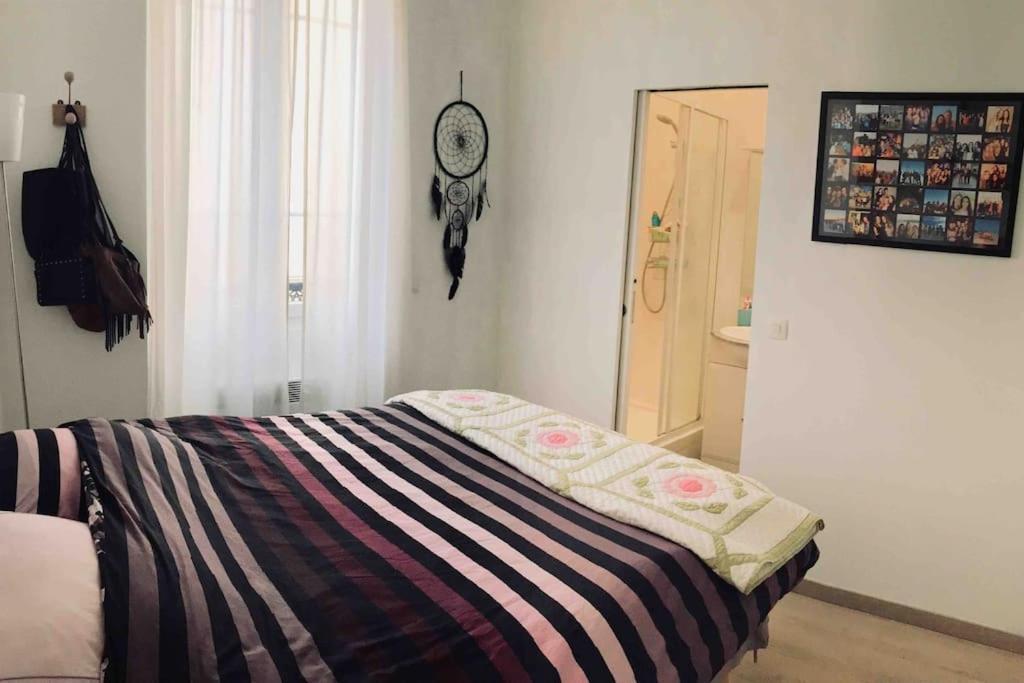Apartment Cozy Flat, 5 Mins From Metro, 1 Bedroom