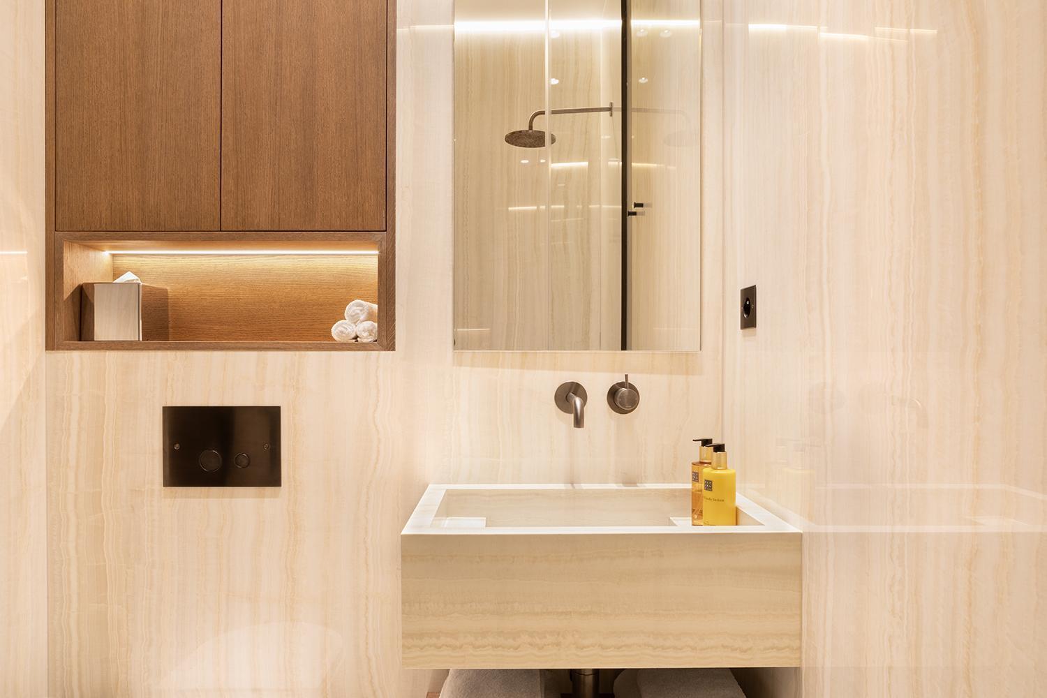 Thelander - Serviced In Champs Elysees