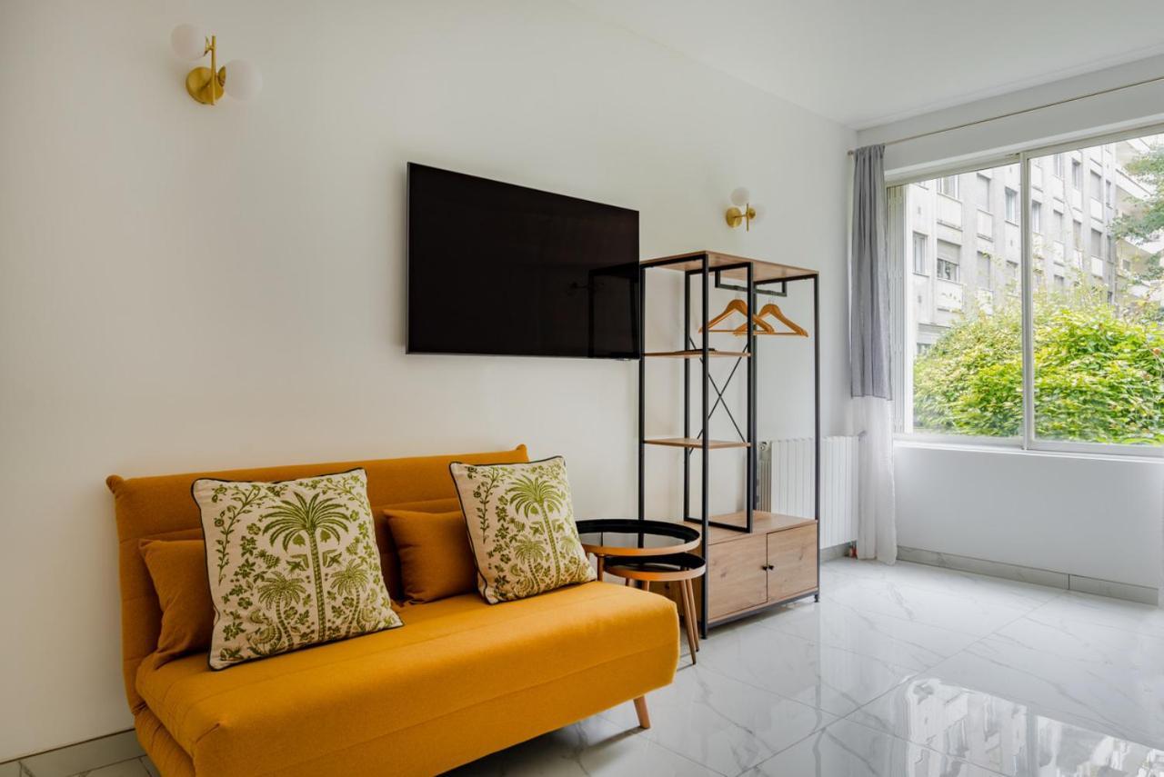 Modern Next Arc De Triomphe Apartment