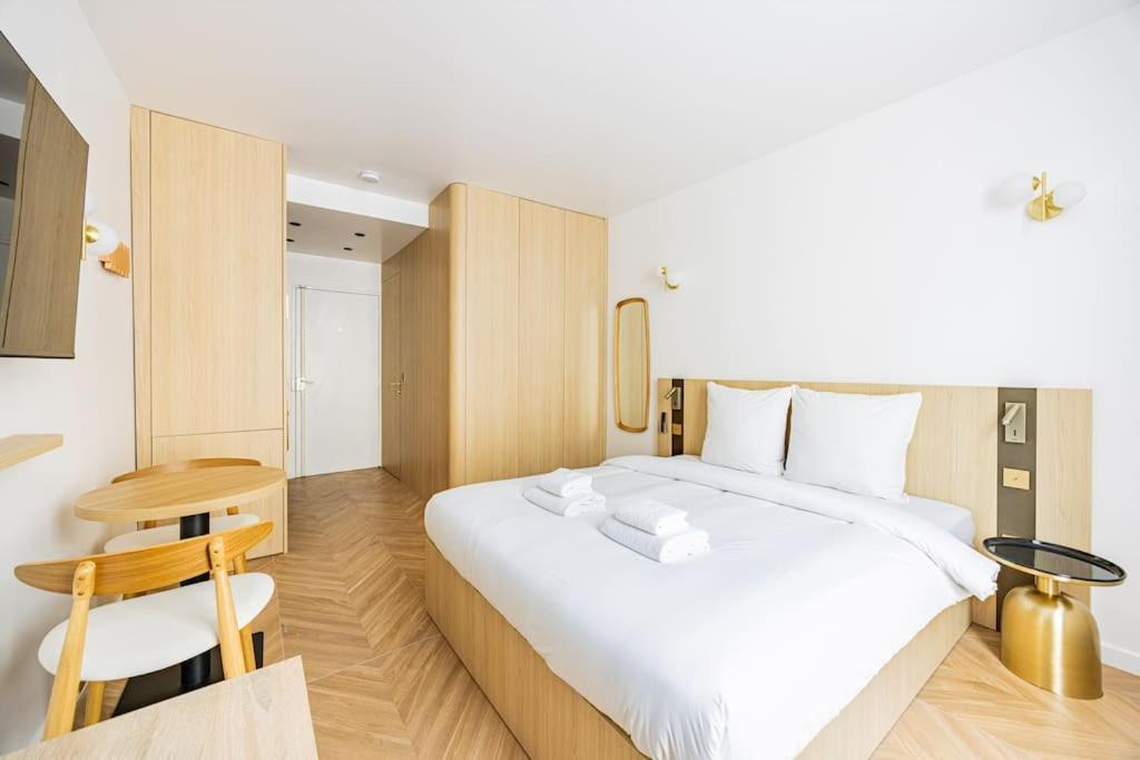 153 Luxueuse-etienne Marcel-chatelet-paris 3 Apartment