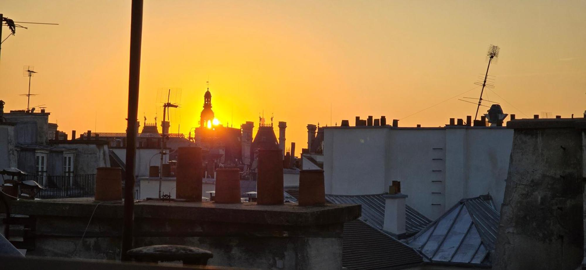 Marais Rooftop * Paris