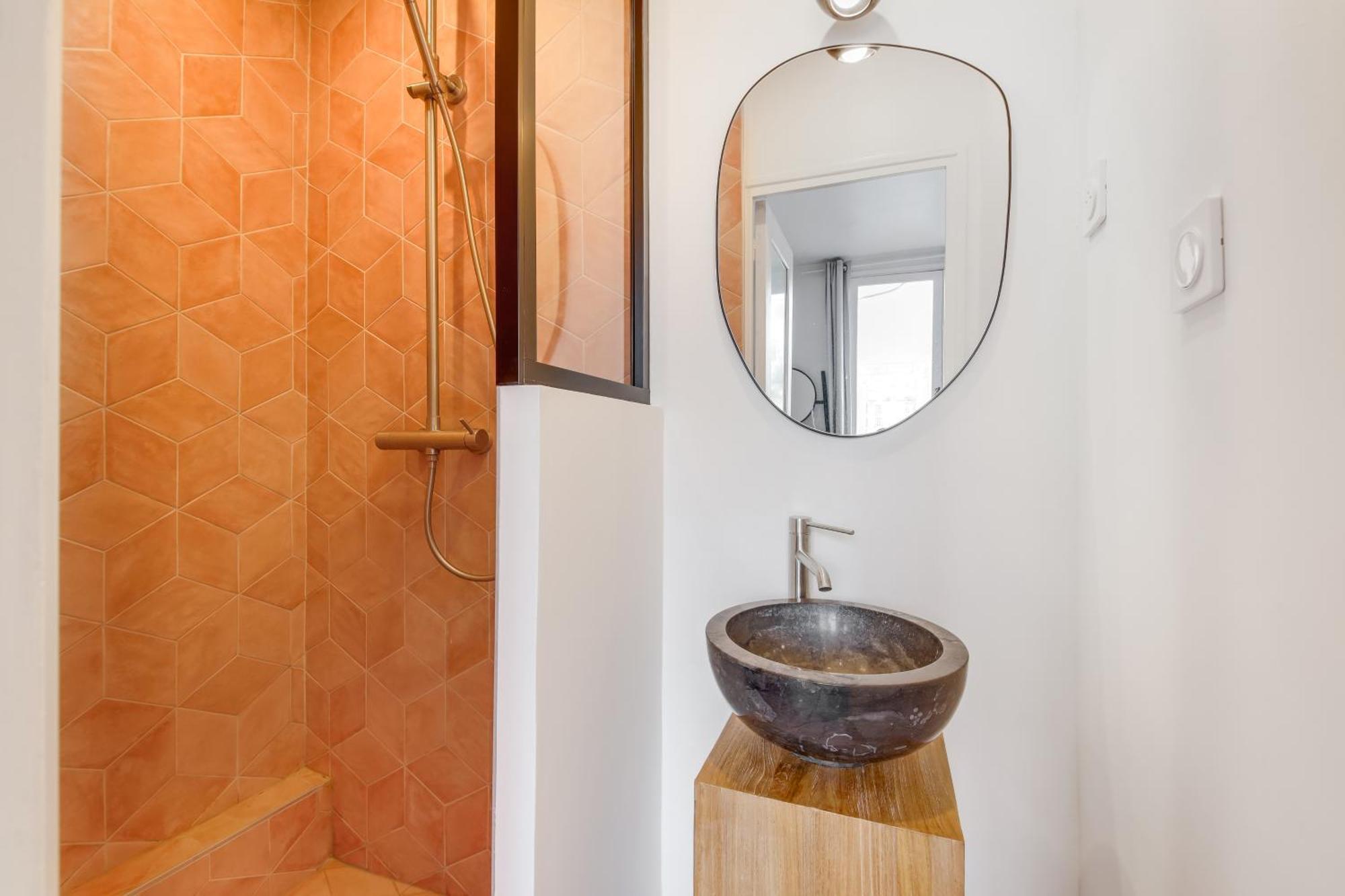 Stunning 2br Flat With Terrace Near Metro Station Paris