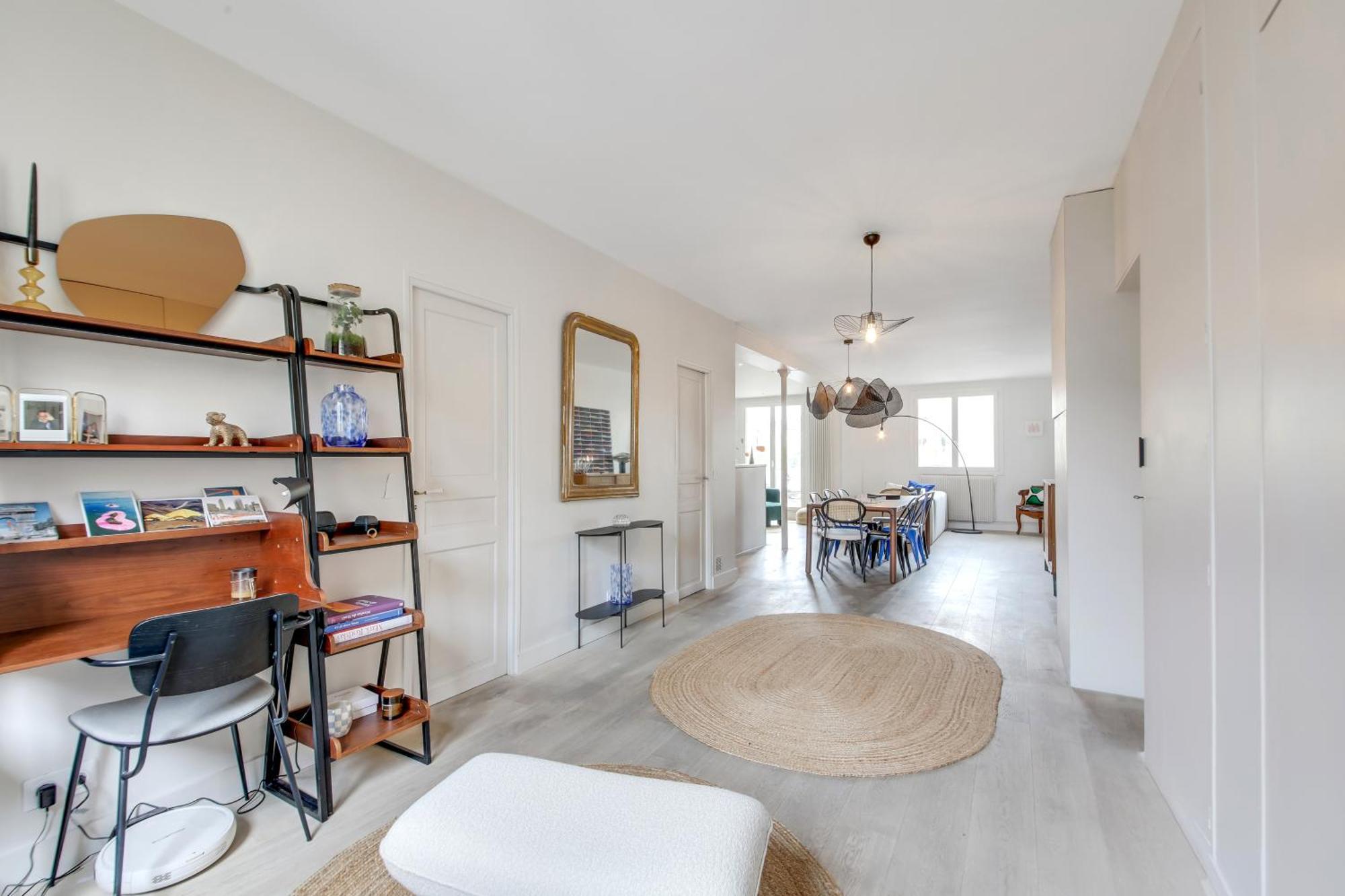 Apartment Stunning 2br Flat With Terrace Near Metro Station Paris