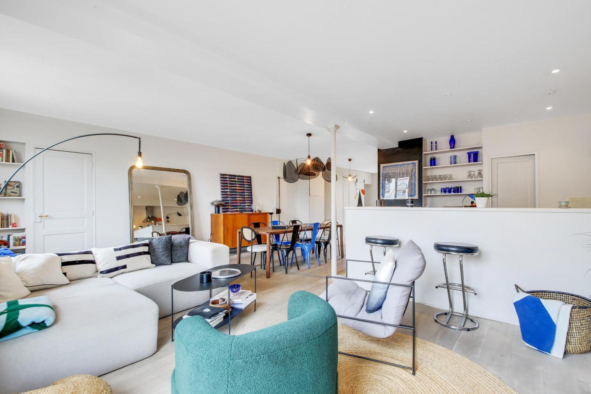 Stunning 2br Flat With Terrace Near Metro Station * Paris