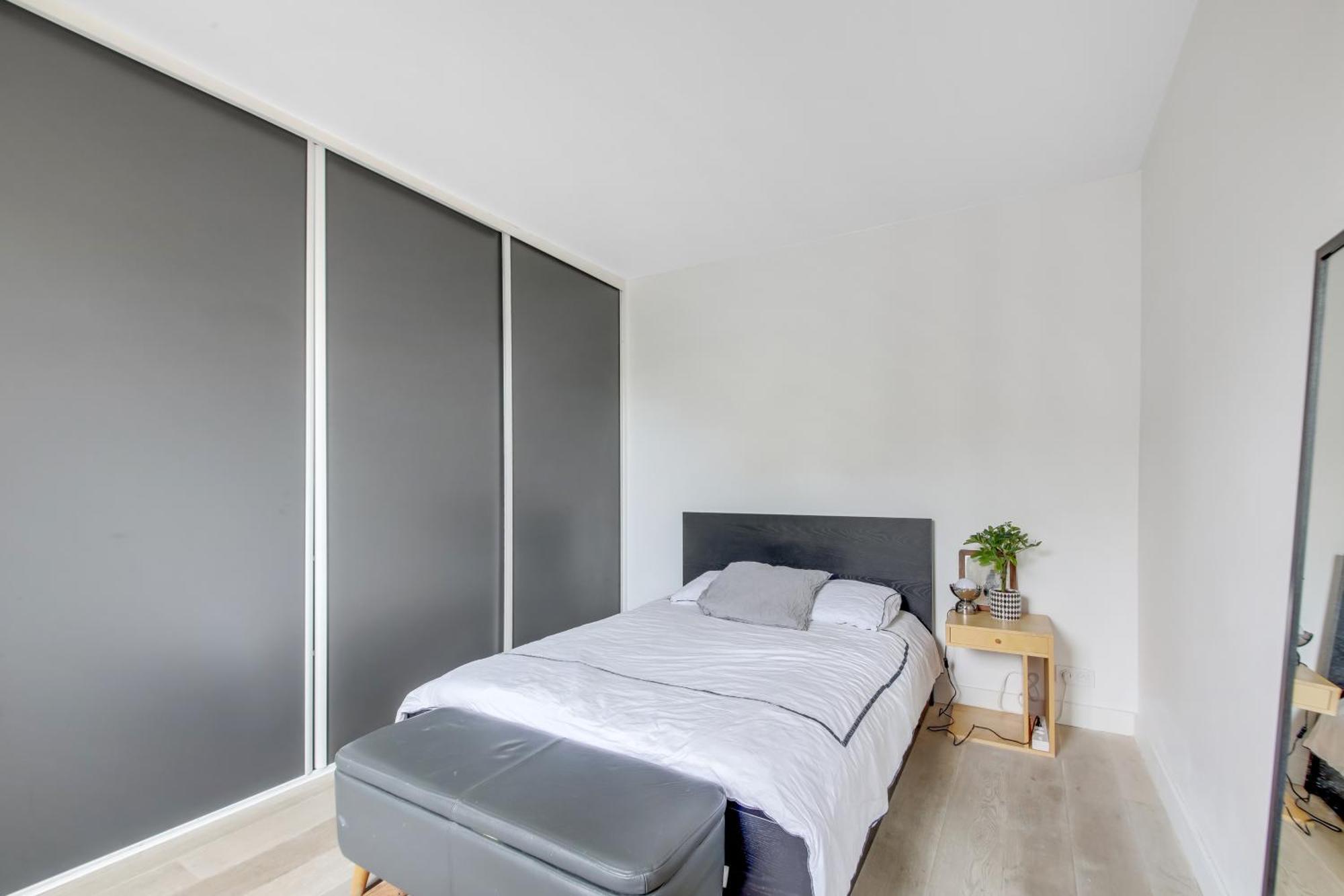Apartment Stunning 2br Flat With Terrace Near Metro Station *