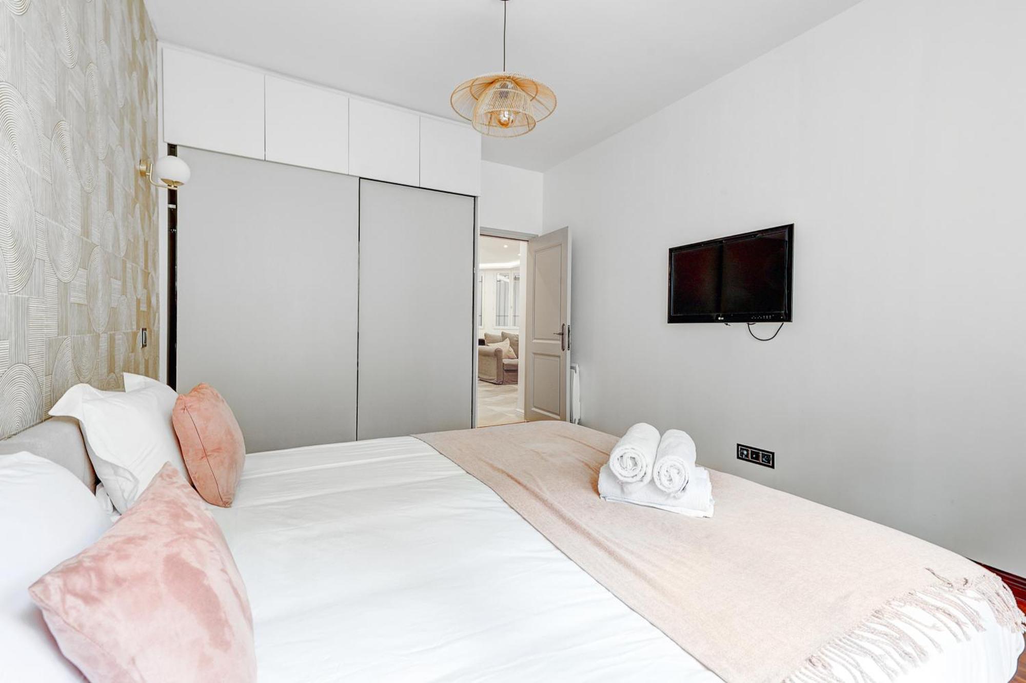 Apartment Haussmannienne De Luxe Au Coeur De 3eme *