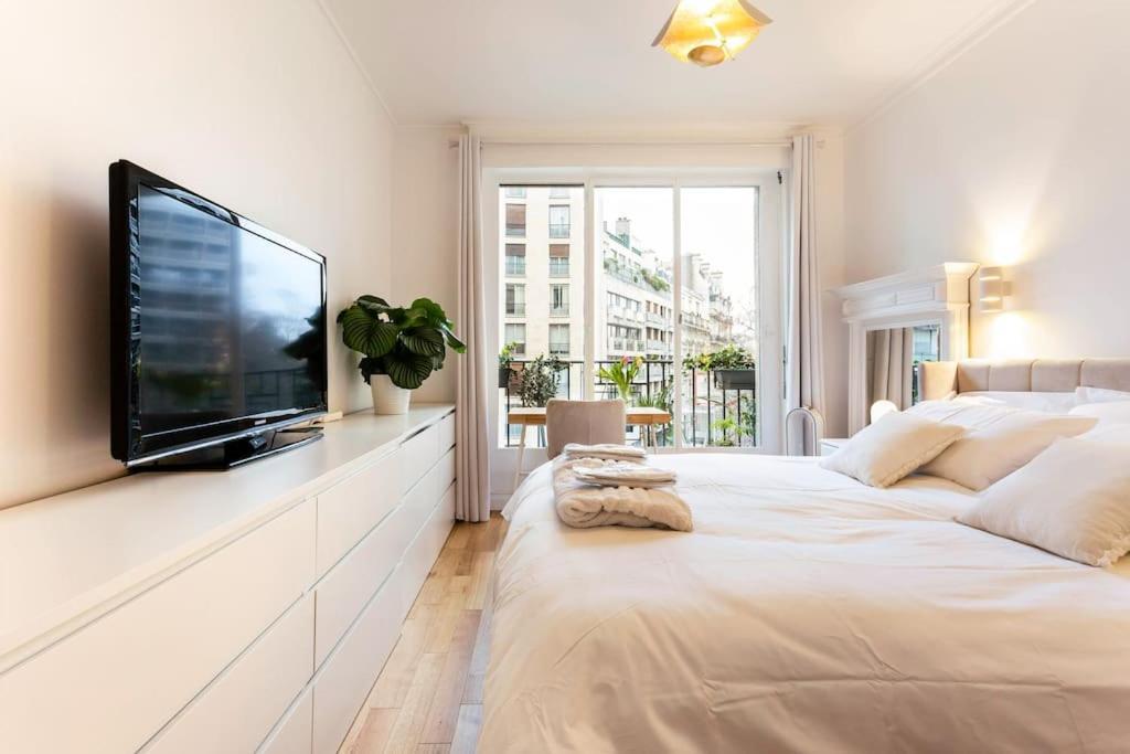 Apartment Maison Josephine Stunning Champs-elysees 3 Bedrooms