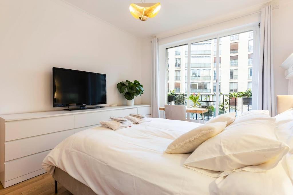 Maison Josephine Stunning Champs-elysees 3 Bedrooms Apartment Paris