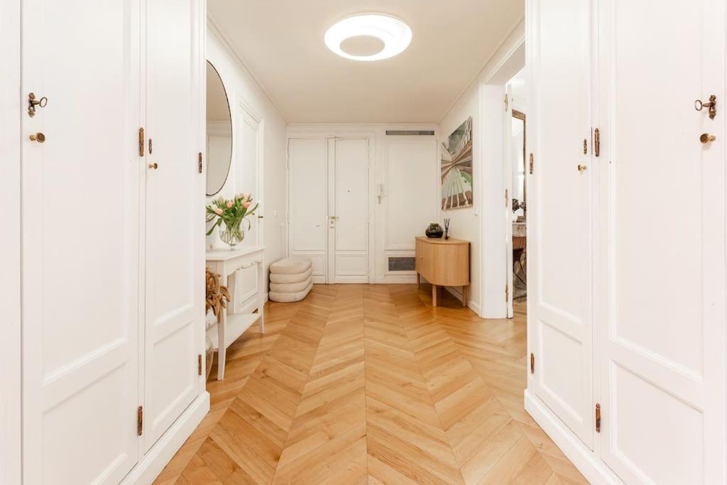 Maison Josephine Stunning Champs-elysees 3 Bedrooms Apartment