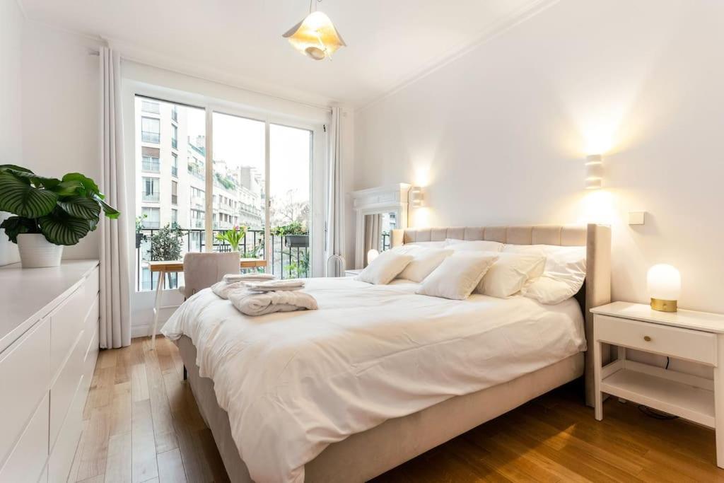 Maison Josephine Stunning Champs-elysees 3 Bedrooms Apartment
