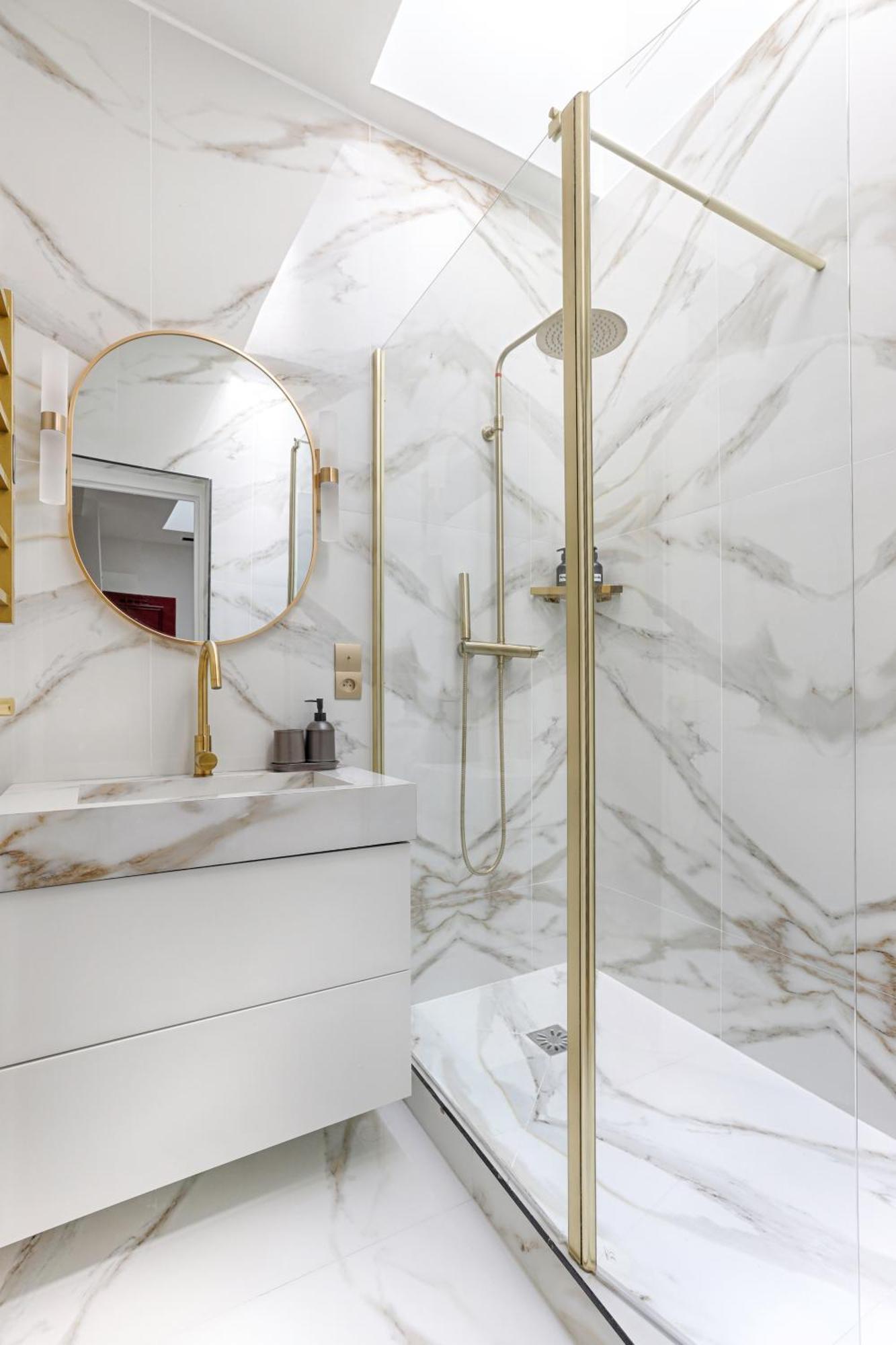 Charming Pied A Terre Near Montmartre Apartment *