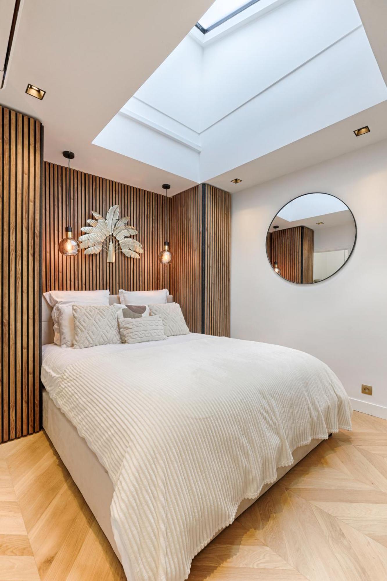 Charming Pied A Terre Near Montmartre Apartment