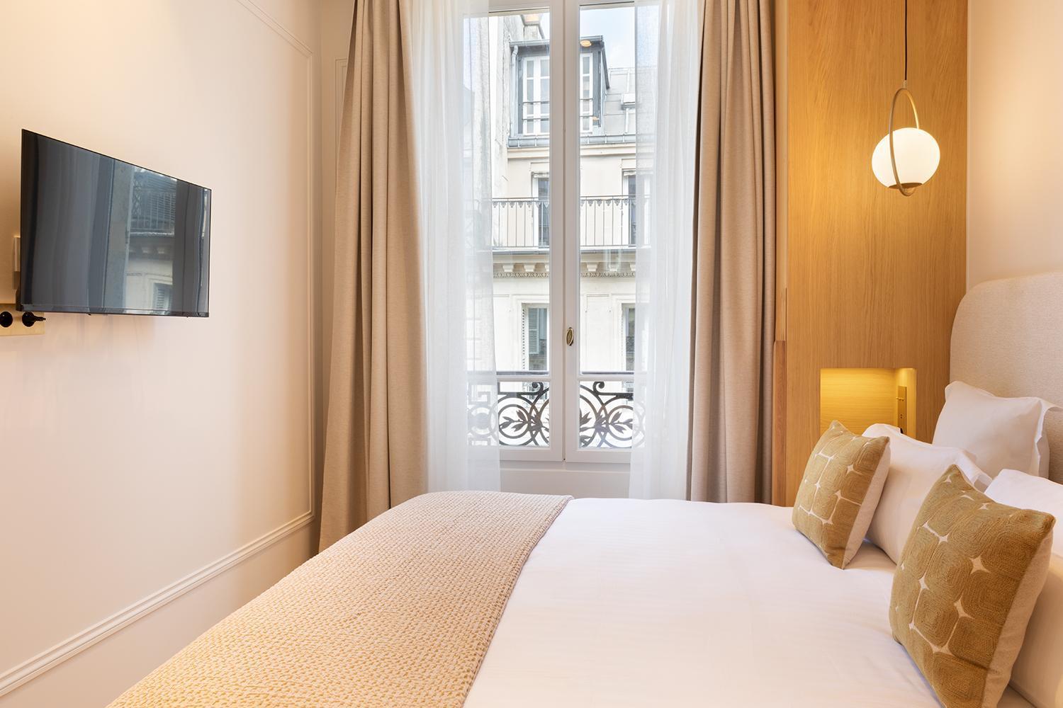 Maison Galante's With Services In La Madeleine - Opera *