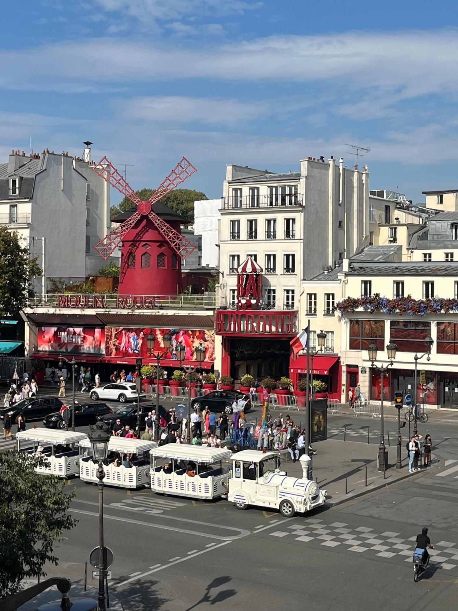 Charming Moulin Rouge *