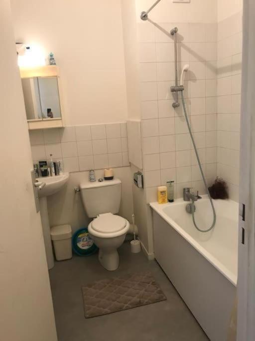 Cosy A Balcon Tour Eiffel Et Parking Apartment Paris