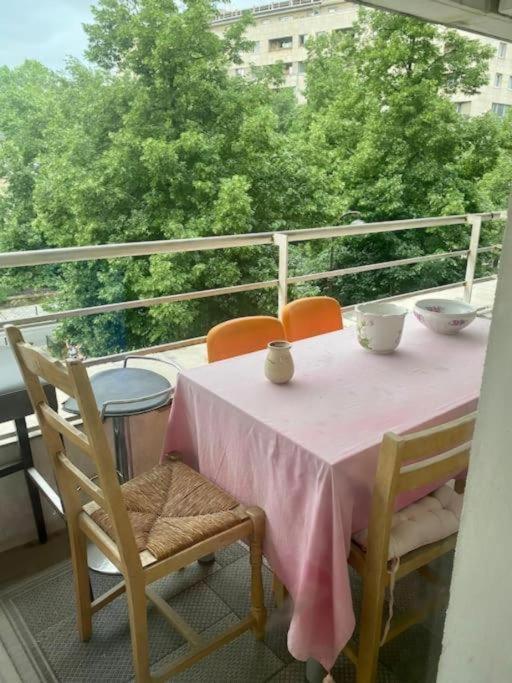 Cosy A Balcon Tour Eiffel Et Parking Apartment